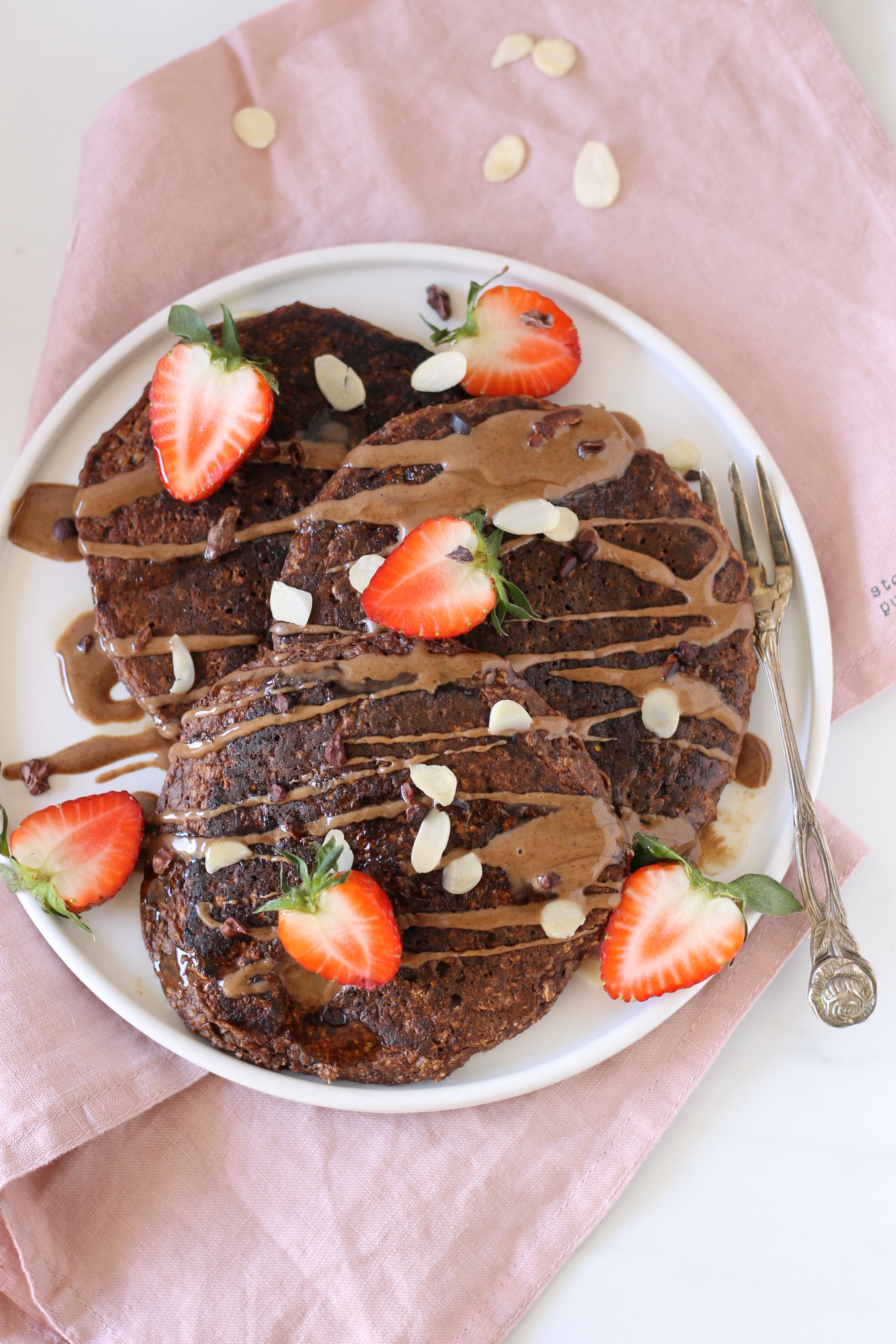 Vegan grain-free chocolate pancakes 