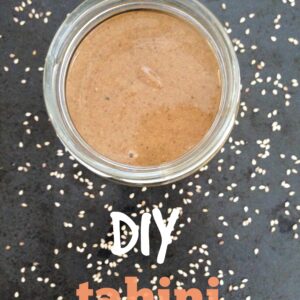 DIY Tahini - Make sesame butter at home, perfect for hummus and healthy sauces! www.valisesetgourmandises.com