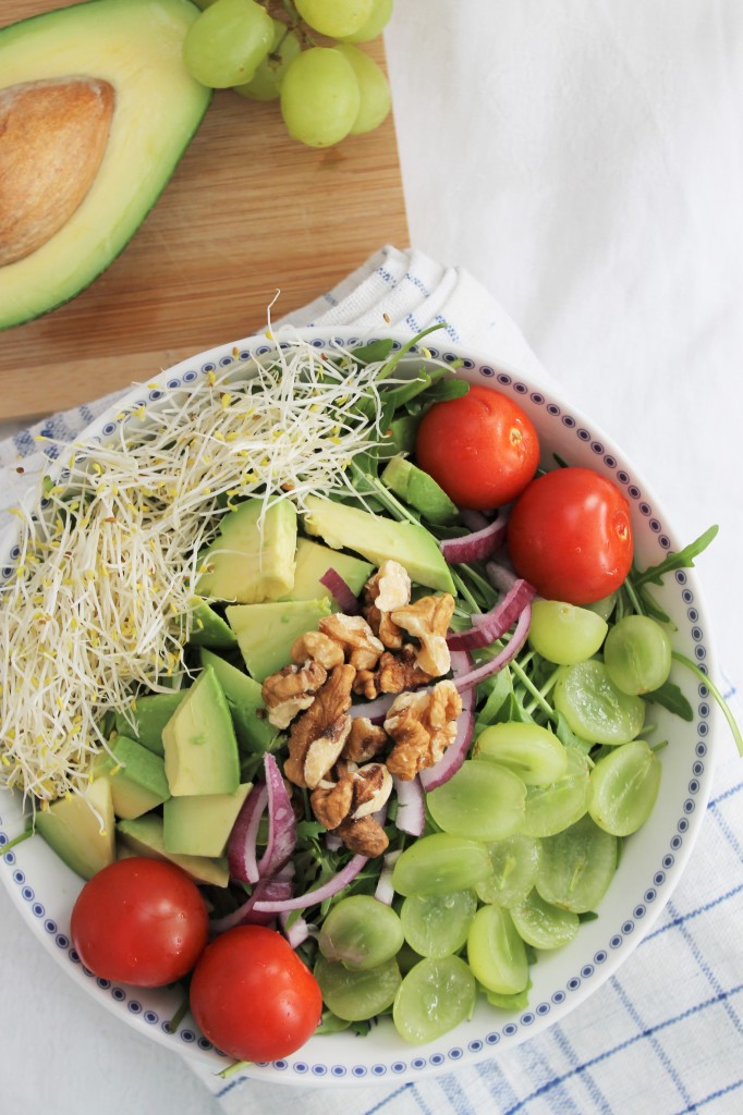 Salade de roquette aux raisins et aux pacanes