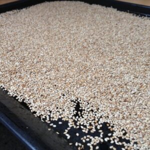 Roasting sesame seeds