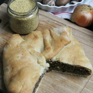 Vegan Québec-style meat pie - A classic from Québec made with millet and veggies instead of meat!