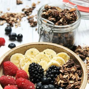 Oil-free chocolate granola