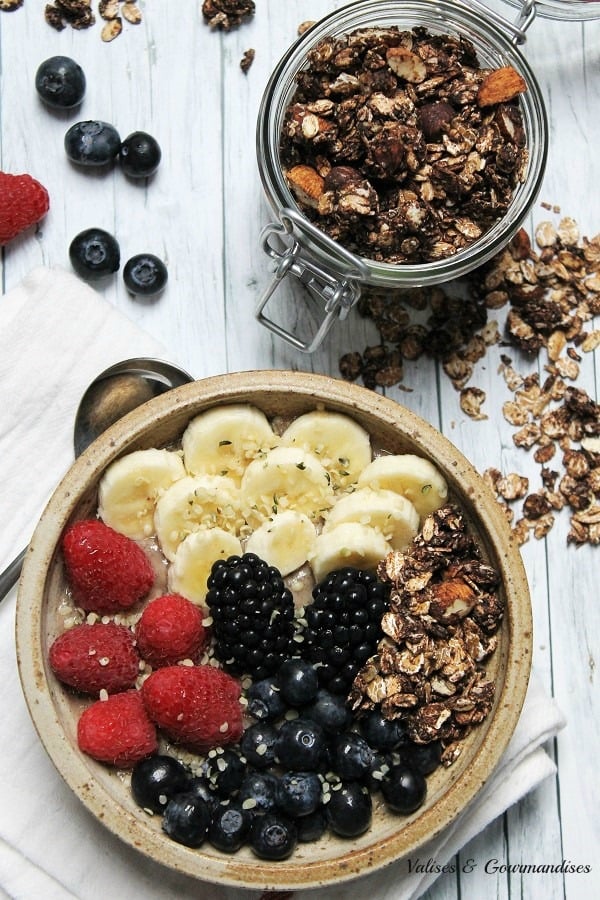 Oil-free chocolate granola