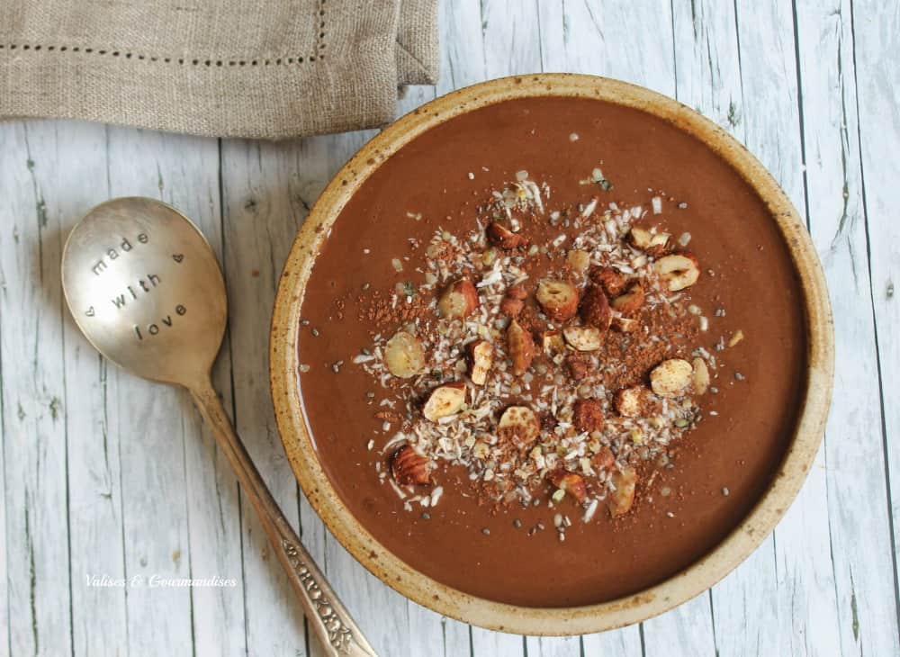 Vegan mocha smoothie bowl - Valises & Gourmandises