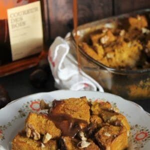 Vegan pumpkin French toast caramel with a maple-whisky caramel sauce