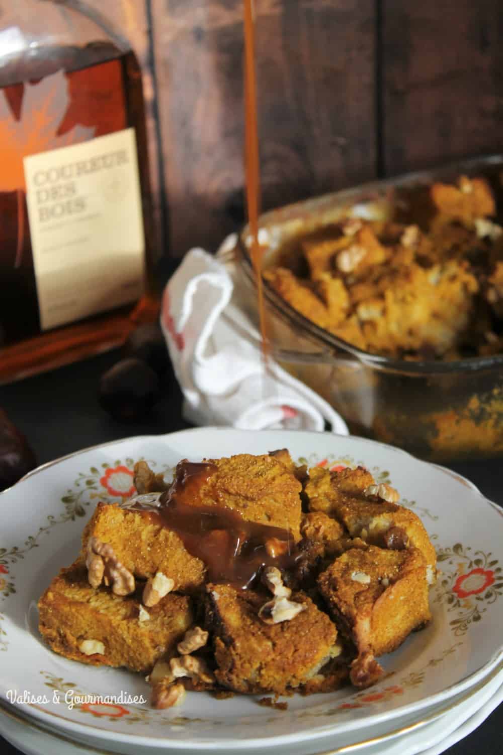 Vegan pumpkin French toast caramel with a maple-whisky caramel sauce