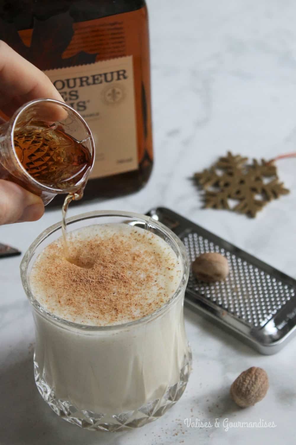 Lait de poule végane (eggnog) crémeux avec whisky à l'érable - Valises &  Gourmandises