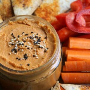 Delicious roasted bell pepper hummus - Valises & Gourmandises