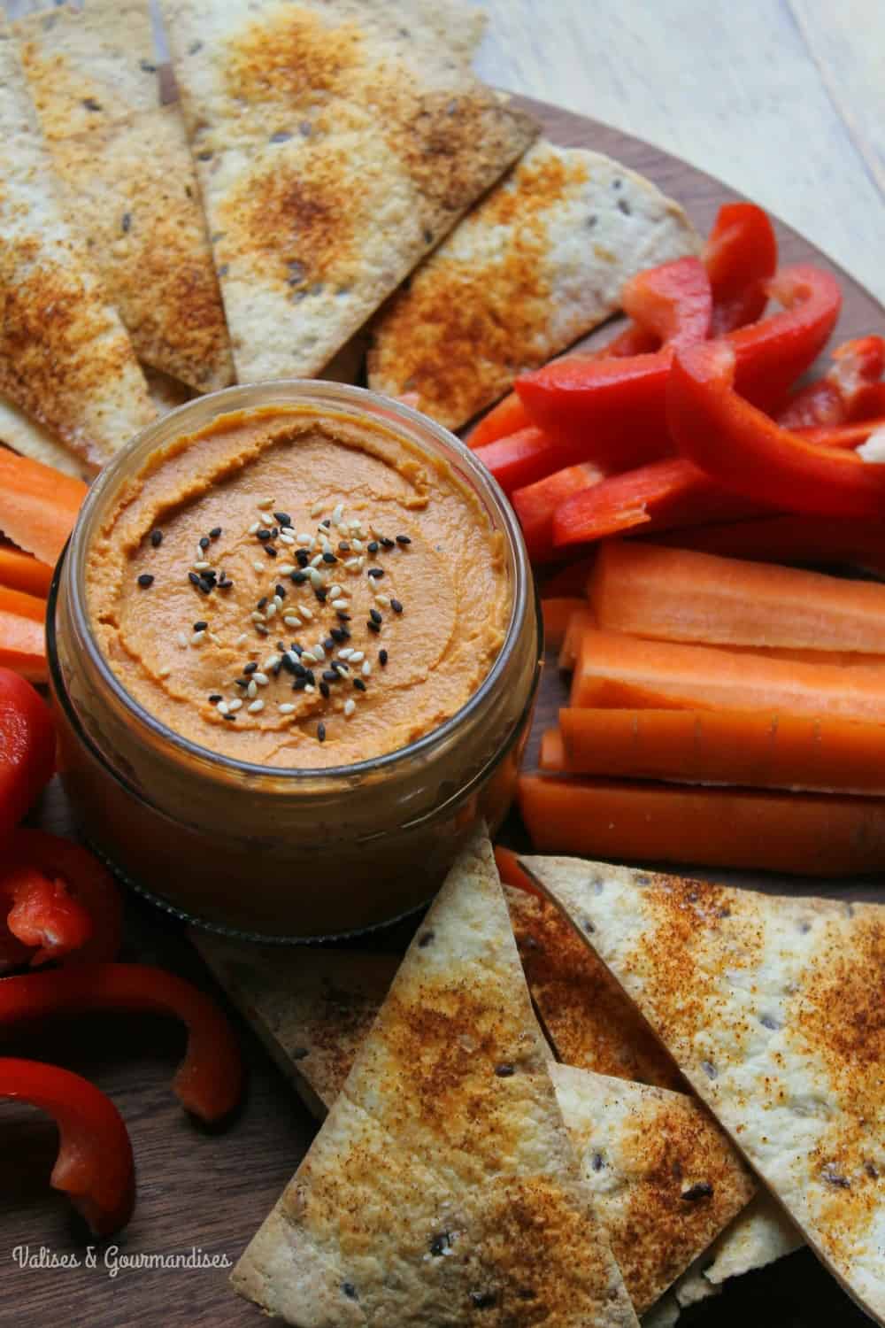 Easy vegan roasted red pepper hummus - Valises & Gourmandises