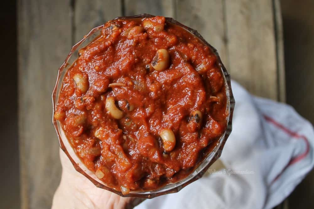 Smoky vegan baked beans made in only 15 minutes!