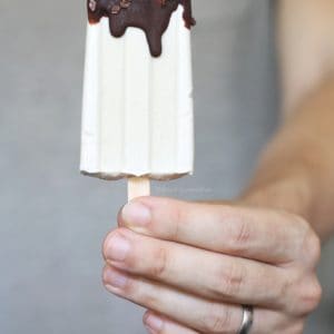 Vegan cashew vanilla popsicles - 4 ingredients