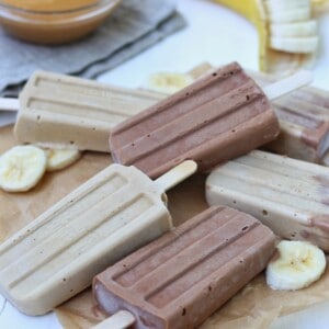 Popsicles banane et beurre d'arachide, véganes & sans soya