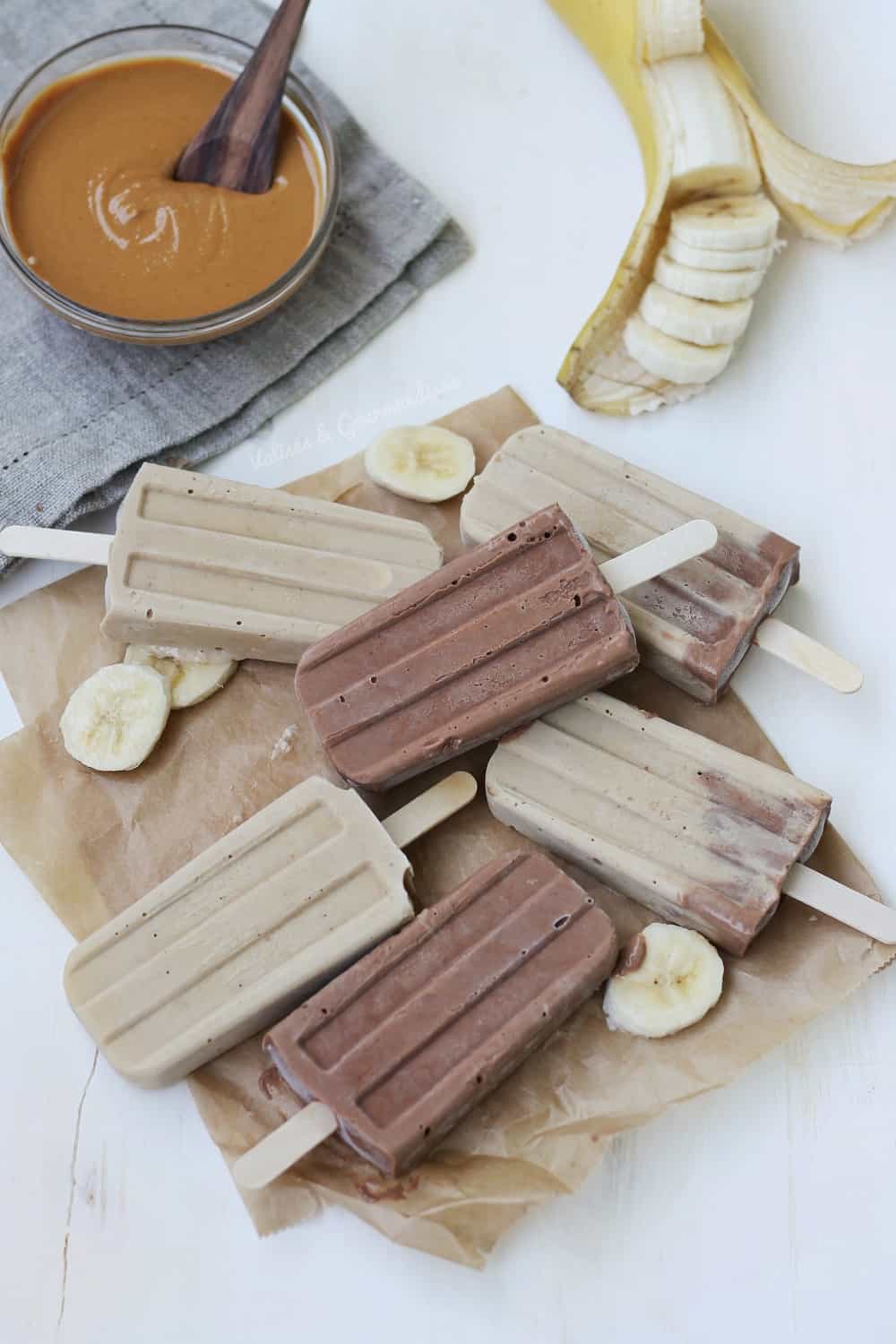 Popsicles banane et beurre d'arachide, véganes & sans soya