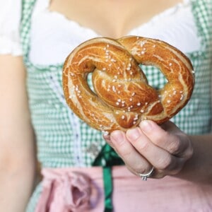 Homemade vegan soft pretzels with whole wheat flour - Valises & Gourmandises