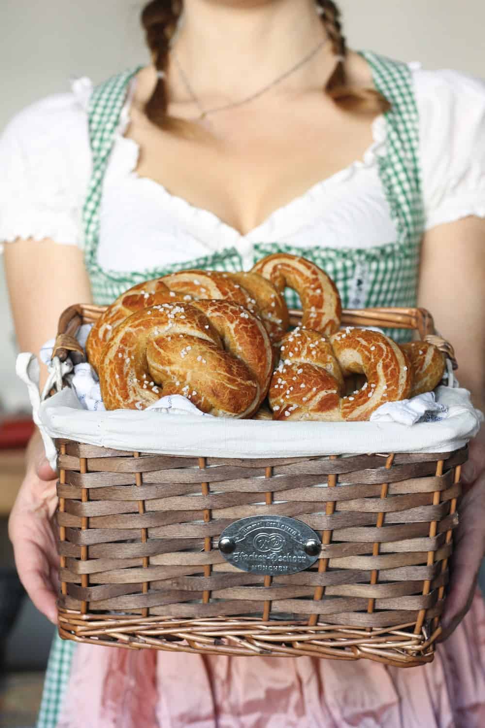 Homemade vegan soft pretzels with whole wheat flour - Valises & Gourmandises